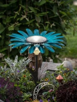 Desert Steel Daisy Solar Light -Charming Outdoors Shop 8599556 07V tif