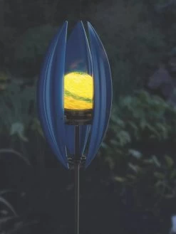 Wind Powered Garden Spinner Light -Charming Outdoors Shop 8600622 02V tif