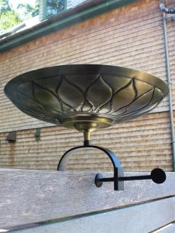 Achla Designs African Daisy Birdbath With Over-the-Rail Bracket -Charming Outdoors Shop 8609295 02v