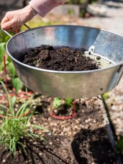 Gardener's Compost Soil Sifter -Charming Outdoors Shop 8611018 160 tif